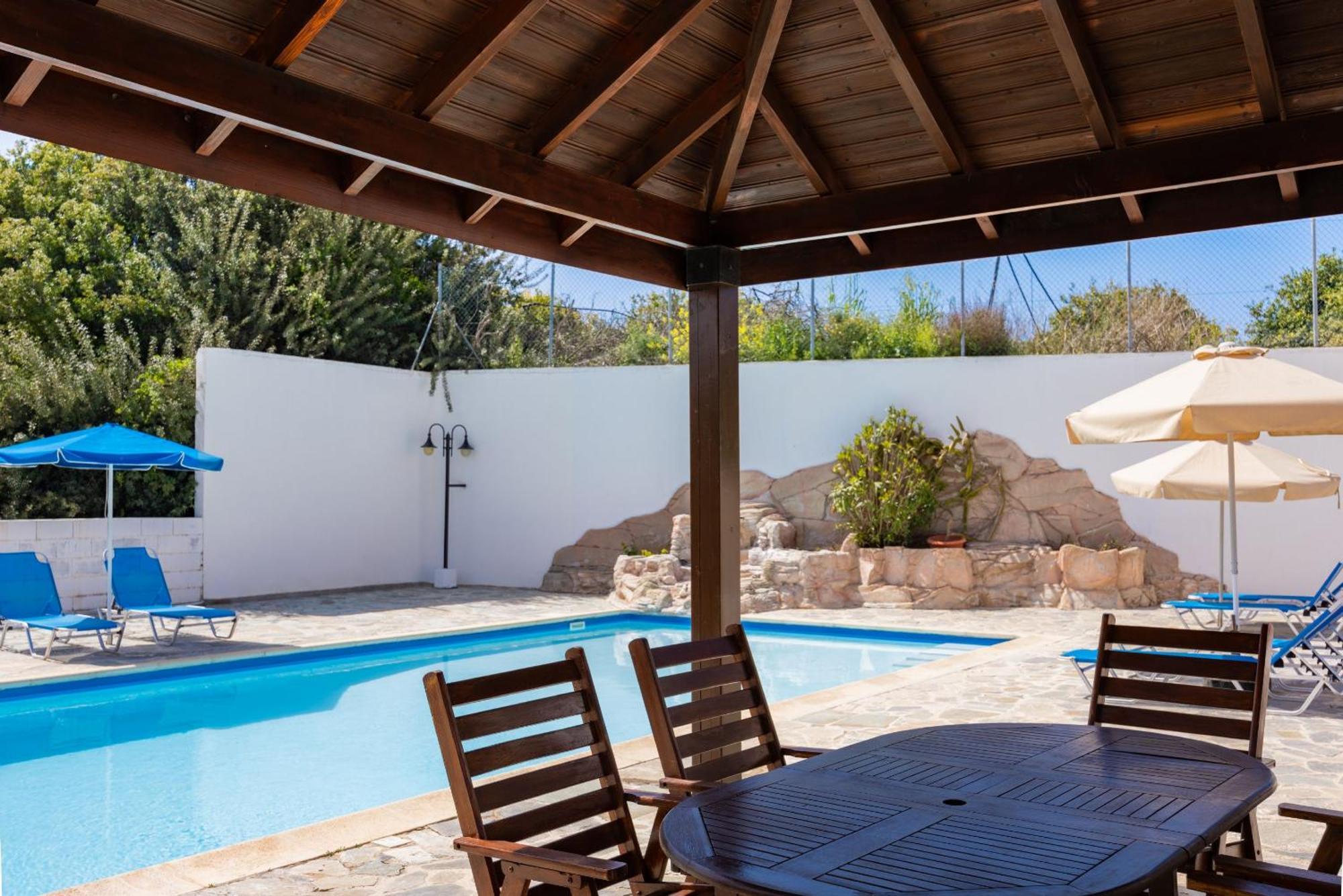 Villa Ira Finiki Латхи Экстерьер фото